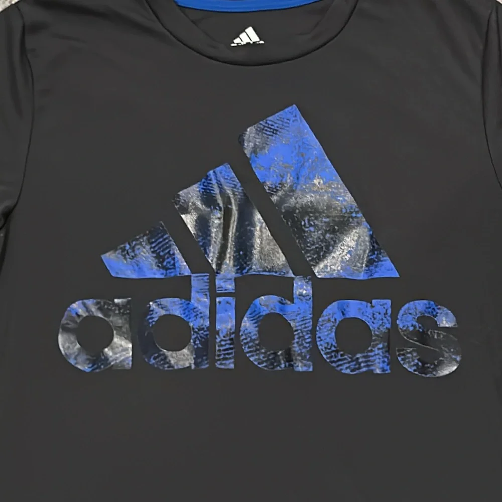 Adidas Short Sleeve T-shirt - Picture 2 of 3